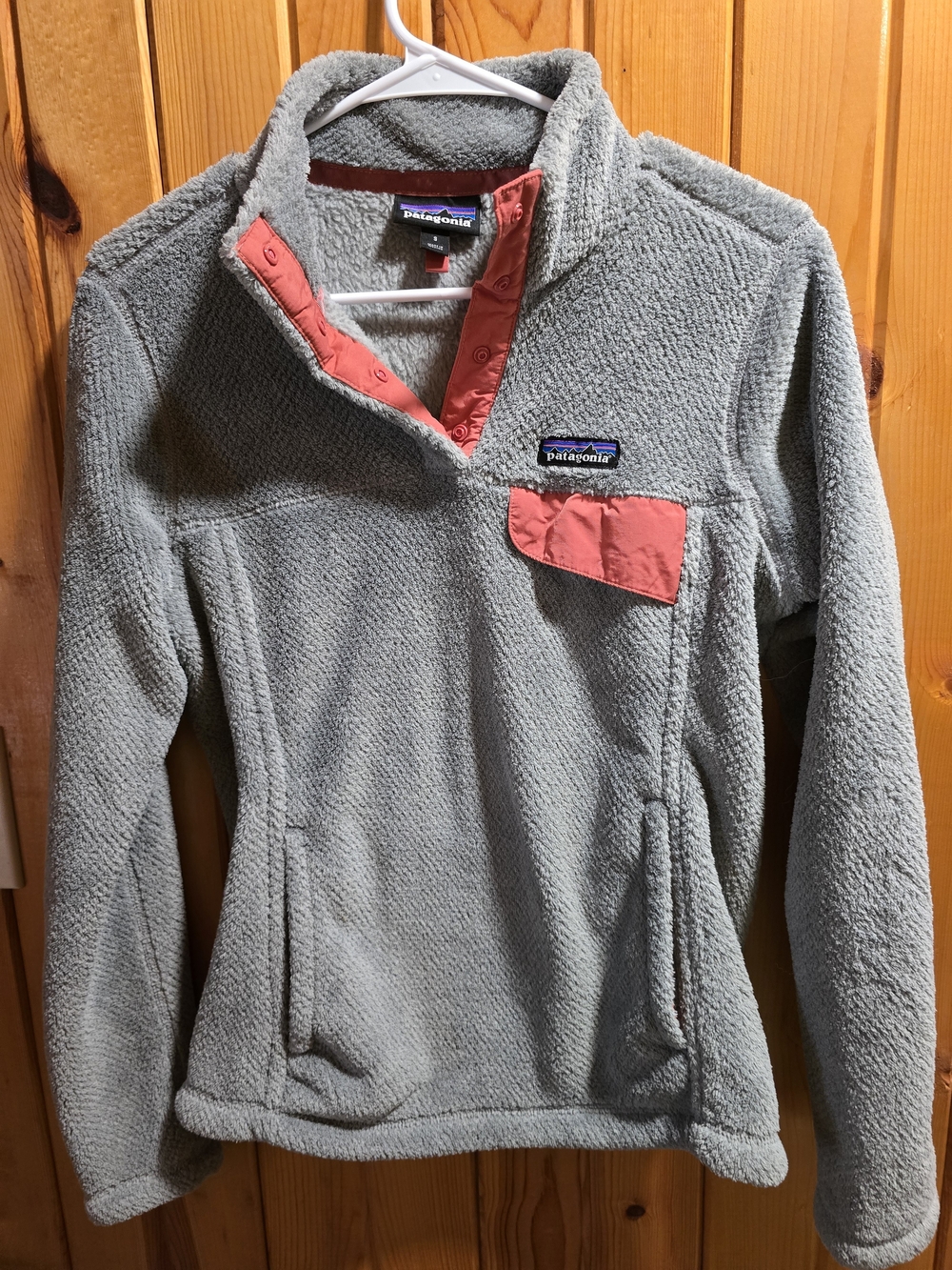 Patagonia Gray Fleece Pullover with Coral Accents